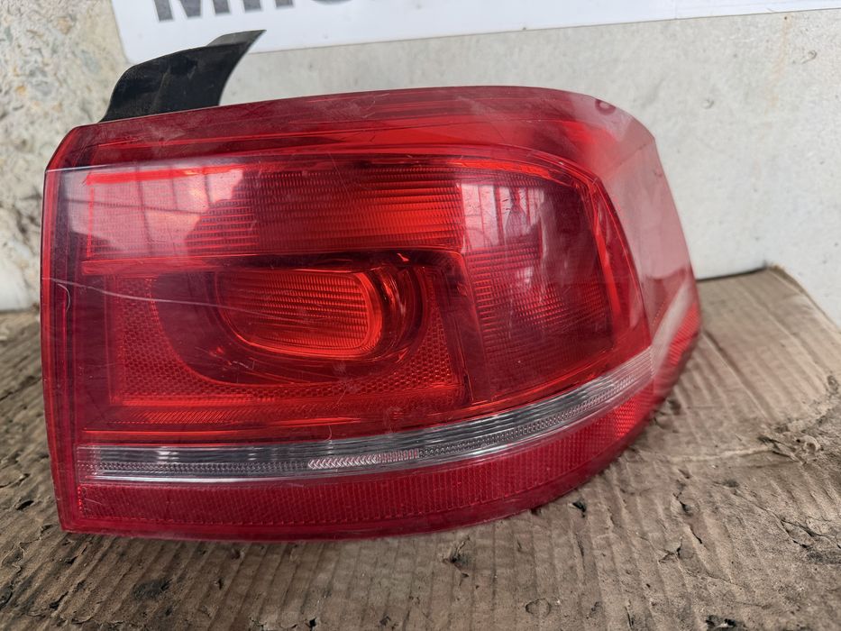 Десен стоп от фв пасат 7 / vw passat 7