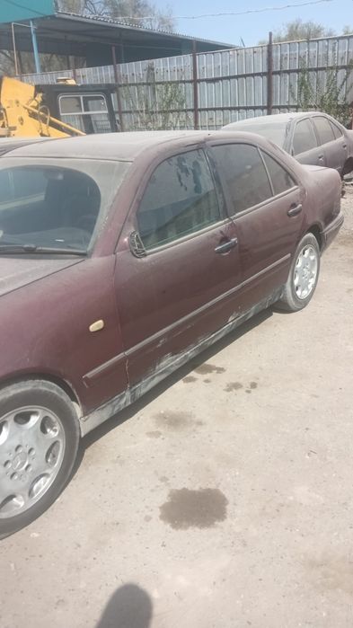 Продам ПО ЗАПЧАСТЯМ Мерседес 210
