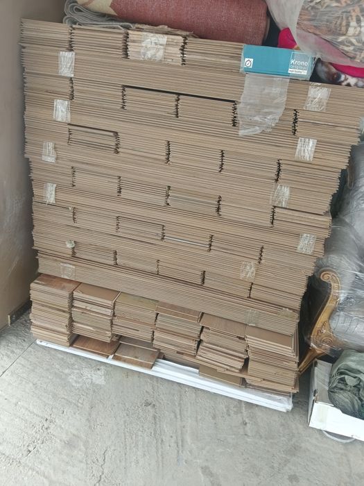 Продам ламинат 2500квд м