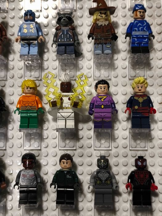 LEGO мини фигурки - Марвел и ДиСи