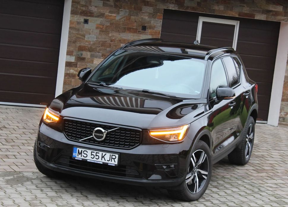 Volvo XC 40 2023 MildHybrid 36.900km B4 Dark Plus Edition