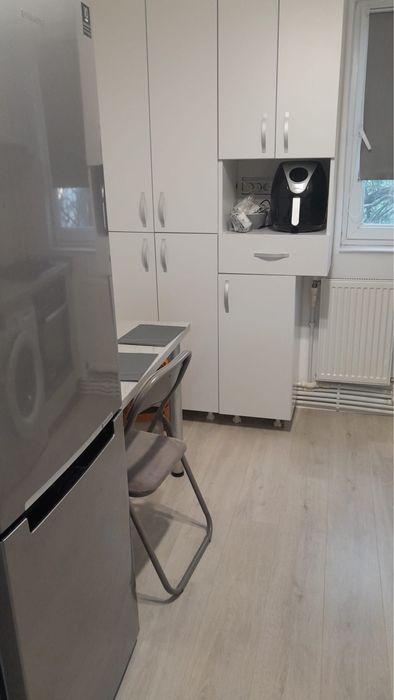 vand apartament 3 camere