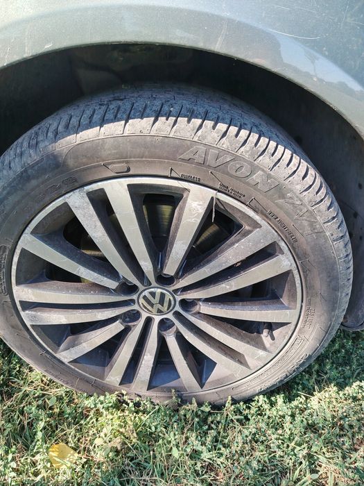 Джанти с гуми  235/45/17 за VW 5х112