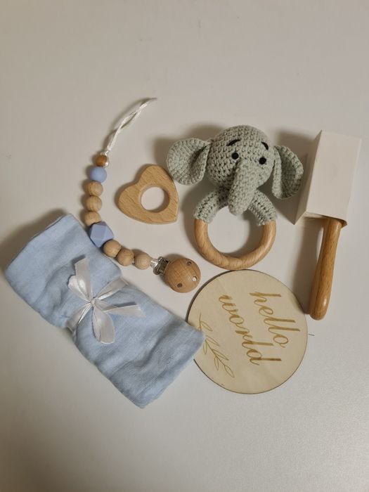 Set Cadou Premium din 6 piese pentru bebe-zornaitoare Elefant