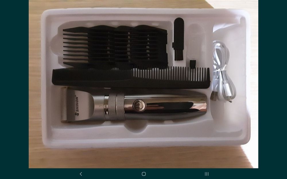 Беспроводная и мощная парикмахерская машинка с керамическими лезвиями!