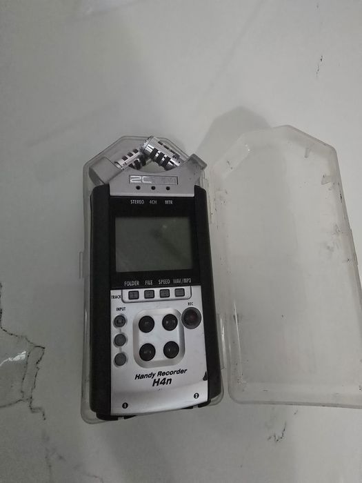 видеокамеры, CD проигрыватель