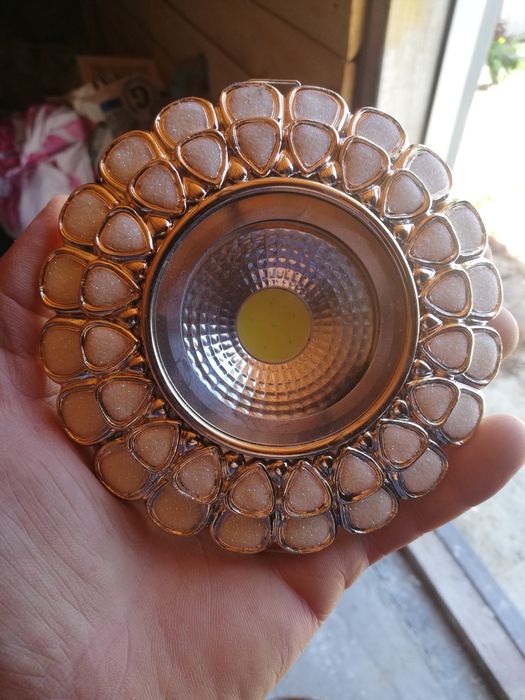 Продам точечные подсветки.