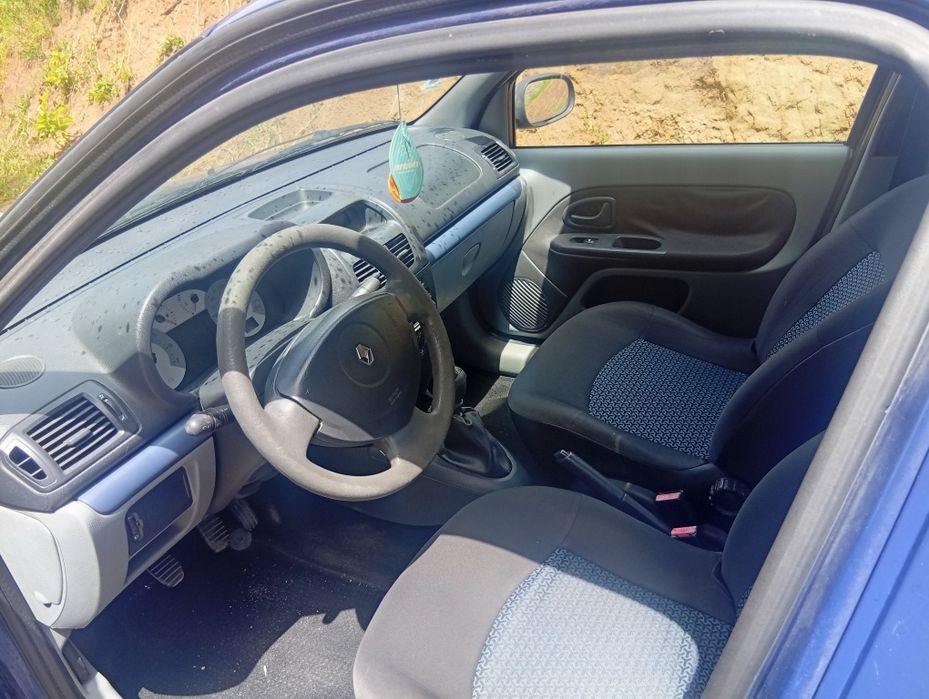 Vând Renault Clio