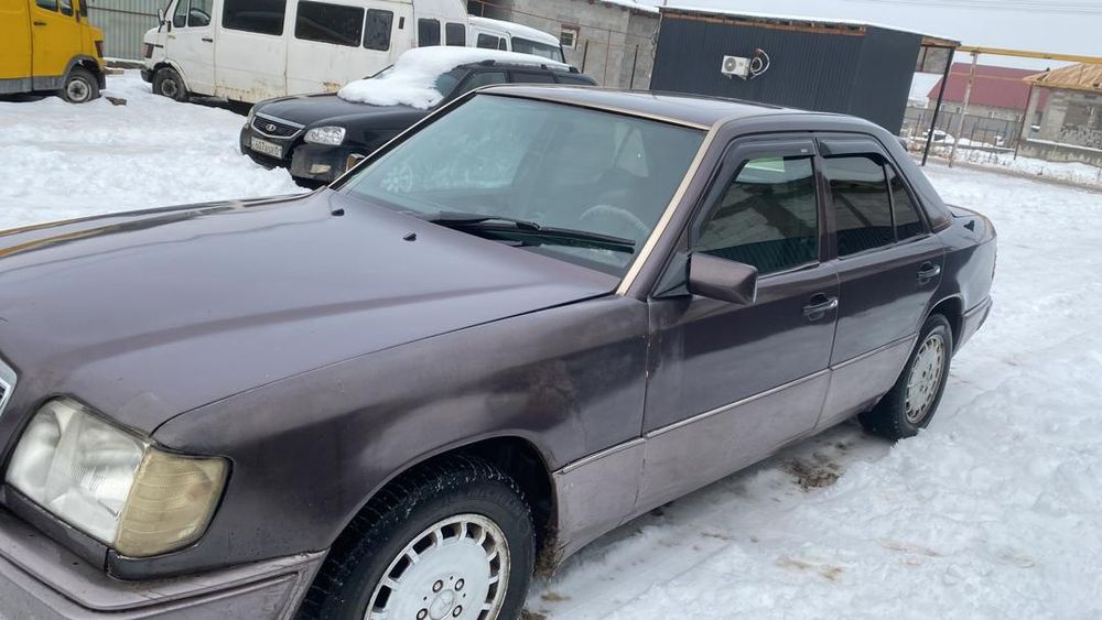 Автомобиль Мерседес