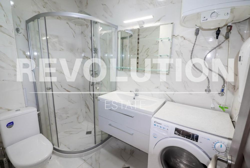 Дава се под наем Тристаен апартамент в Варна, Център - 100 кв.м за 1000 € - Снимка #10