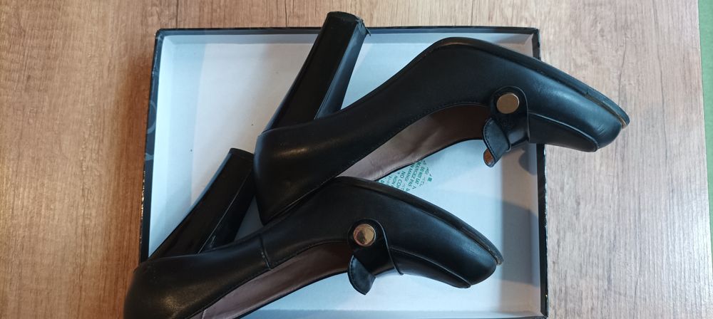 Дамски обувки черни 37