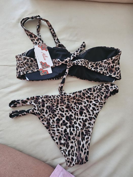 Нови бански 2 части - размер 38;