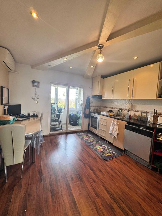 Vand Apartament 2 dormitoare + living