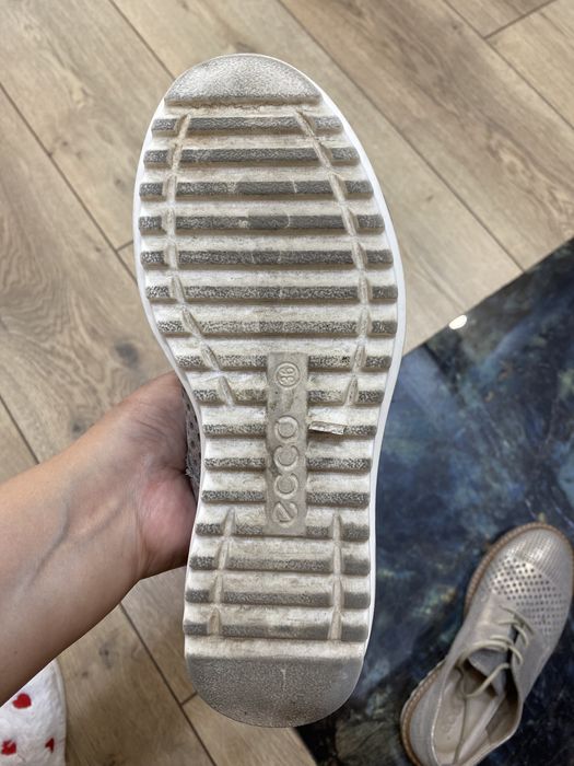 Продаю ботинки от ECCO