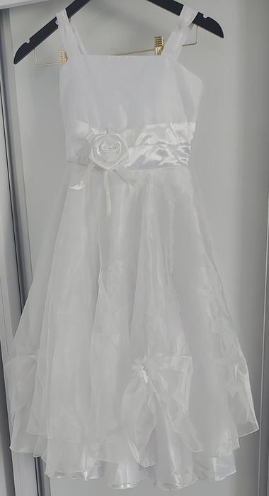 Rochie de miresică mică sau prima împărtășanie