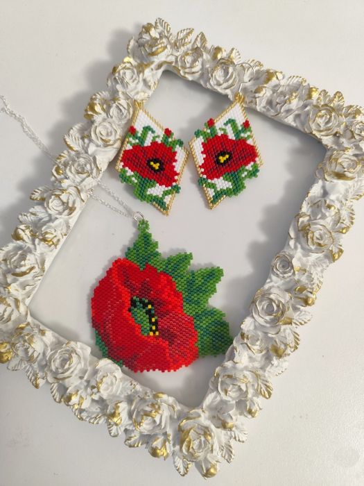 Set cercei și pandantiv/broșă