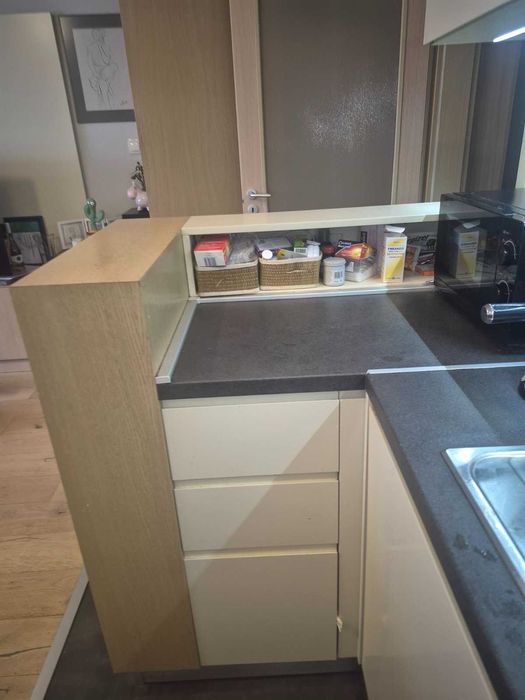 Кухня с уреди за вграждане