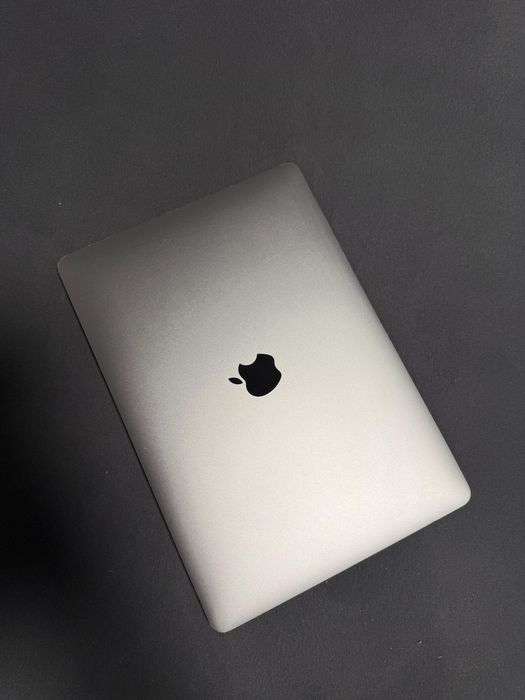 MacBook Pro 2017 Touch Bar 13 Inch, i5, 8GB RAM, 256GB SSD