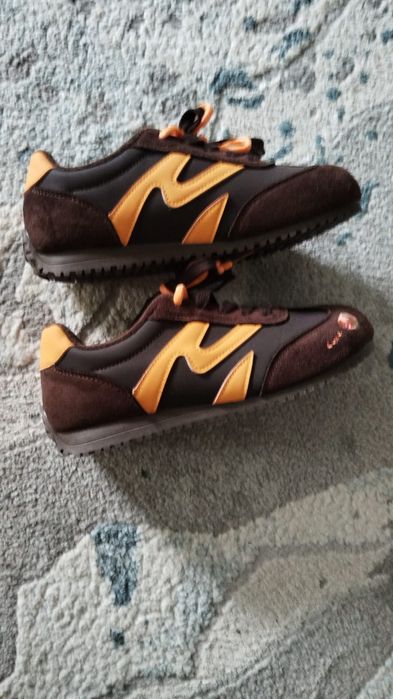 Продадим подростковую обувь