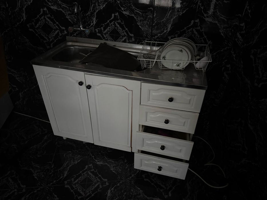 Мивка с шкаф за кухня