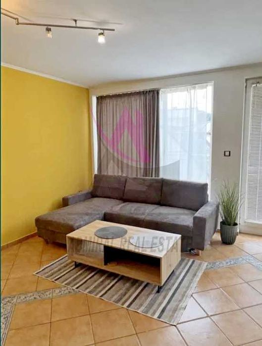 Дава се под наем Тристаен апартамент в Варна, Гръцка махала - 130 кв.м за 1023 € - Снимка #2