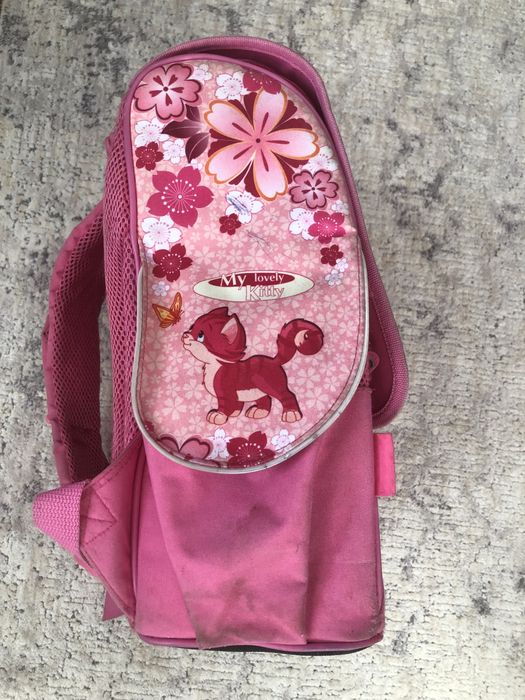 Продам рюкзак школьный для девочки