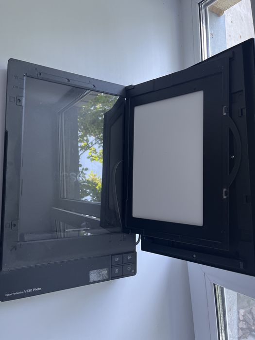 Продам сканер epson v330