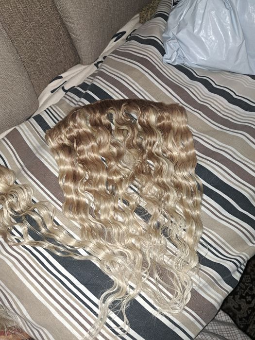 Естествена коса на кичури.