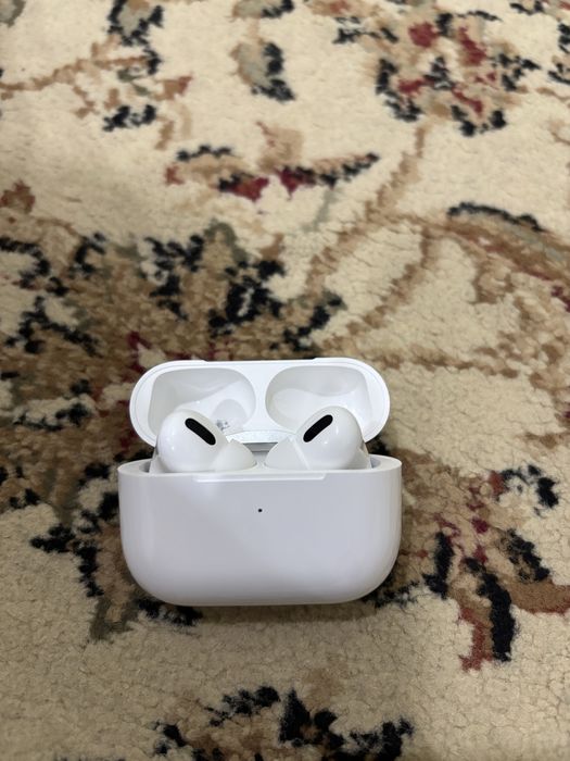 Продам наушник Tws