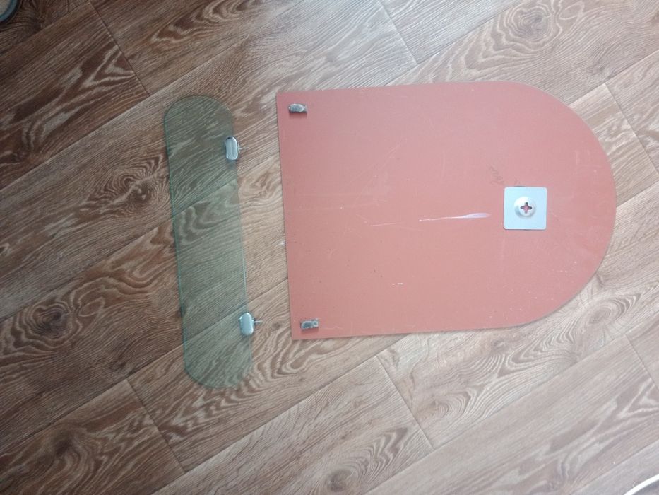 Продам зеркало с полочкой в ванную