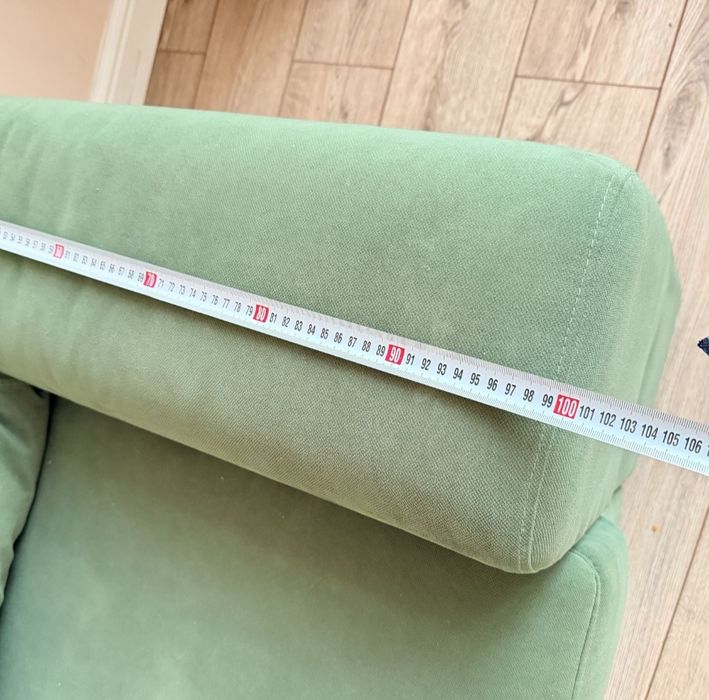 Продам диван угловой в отличном состояний