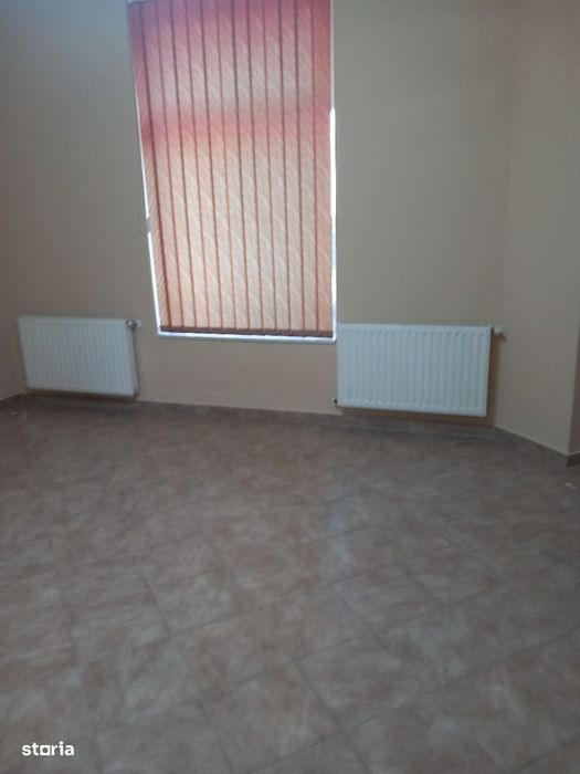 Casa cu etaj,cu garaj, D+P+E+M,611 mp, teren 371 mp,Central