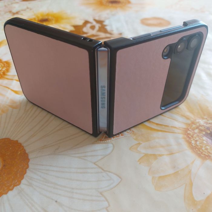 Samsung filp z 4 256