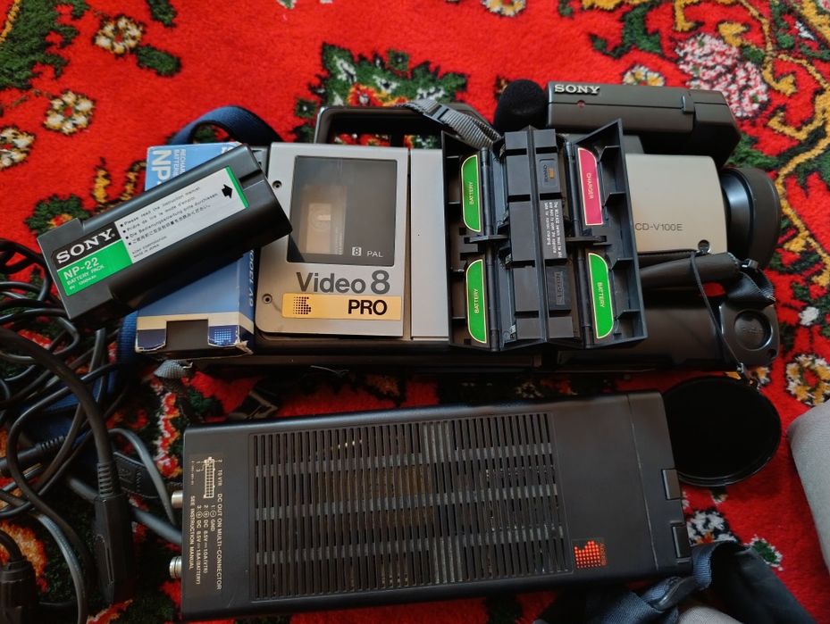 Sony video 8 pro sotiladi