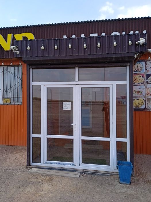 Рольставни и пластиковый окно