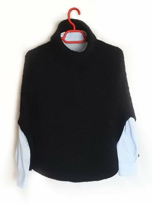 Capa neagra insotita de camasa