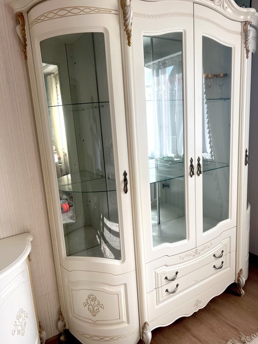 Шкаф горка и зеркало с подставкой