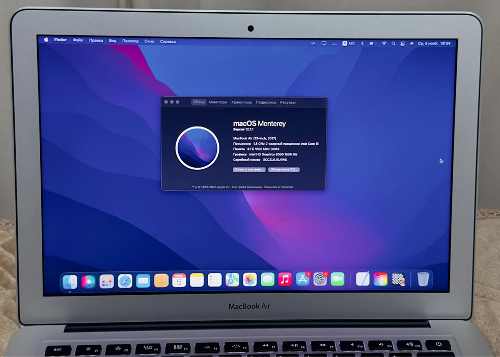 Продам MacBook Air 2017