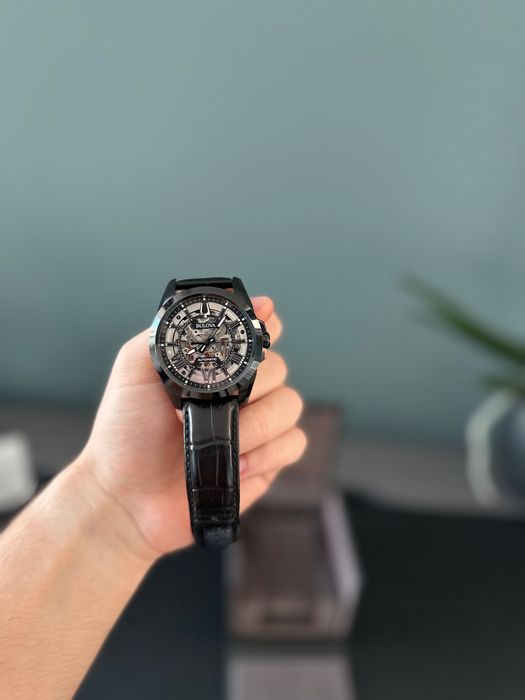 Продавам часовник - Bulova Sutton Automatic Skeleton – Ref. 98A304