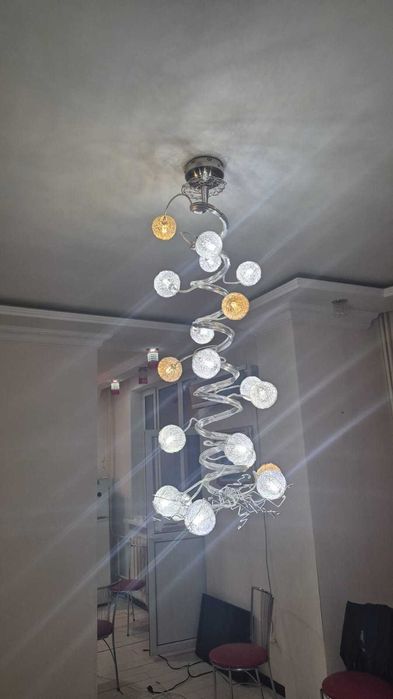 Продаю люстру. Ручной работы