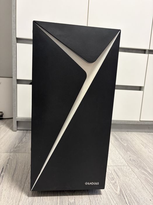 Продавам custom компютъра си