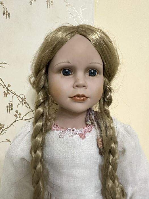 Papusa de colectie stantata