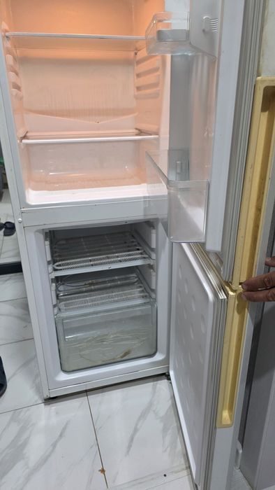 Срочно продам холодильник