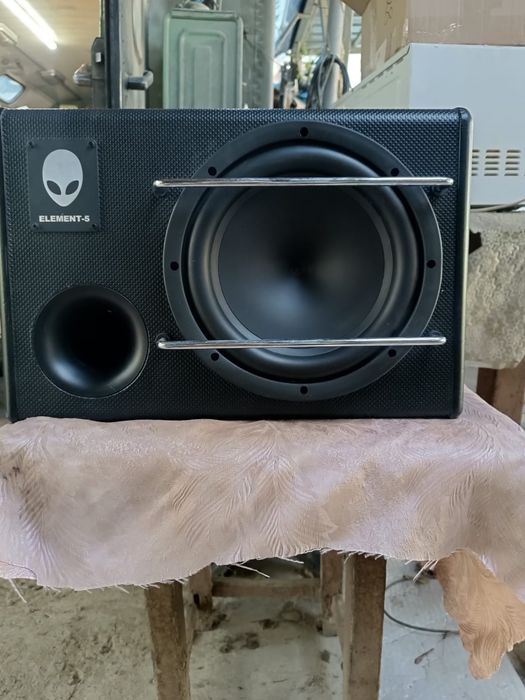 Продам сабвуфер с усилителем Element-5
