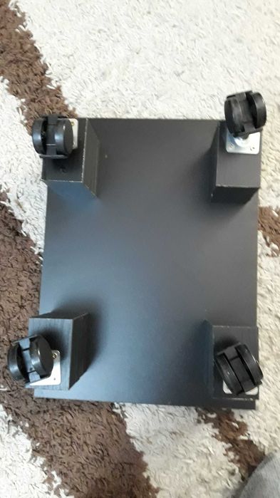 Vand 2 buc CARUCIOARE negre cu Roti, absolut noi, stare perfecta