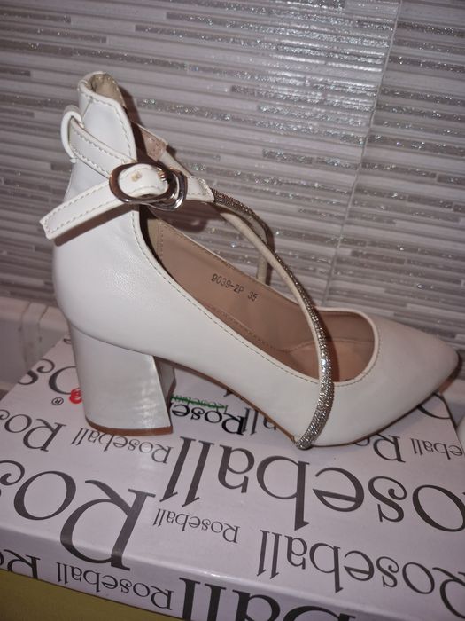 Белые туфли б/у .