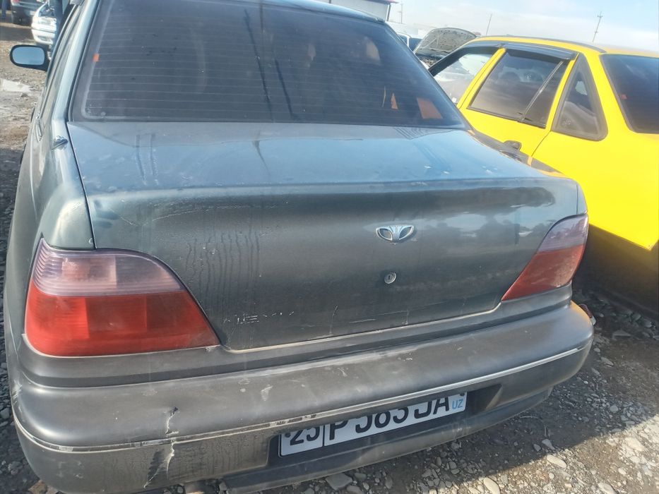 Sedan DAEWOO Nexia 1