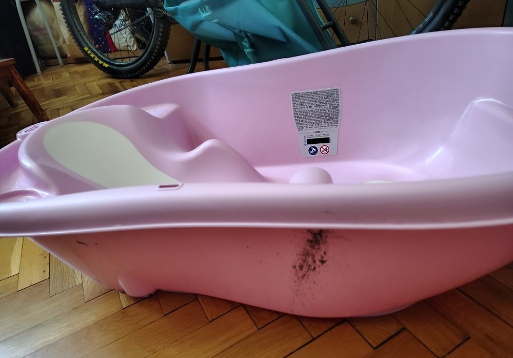 Розова анатомична вана със стойка  OK Baby
