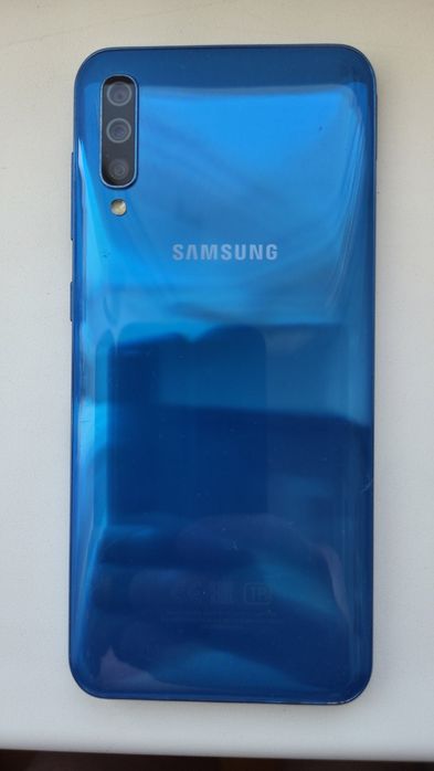 Продаётся смартфон SAMSUNG GALAXY A50 4/64
