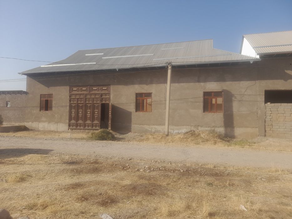 Hovli sotiladi karopka holatda